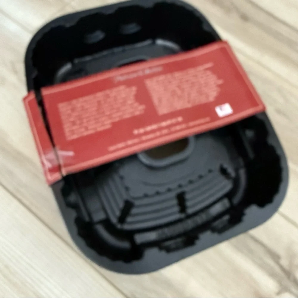 NWT Nordic Ware Stadium Bundt cake pan new
